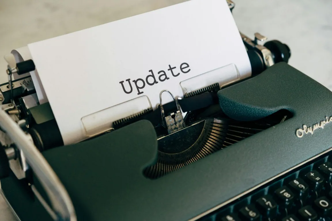 Press release stationery and typewriter